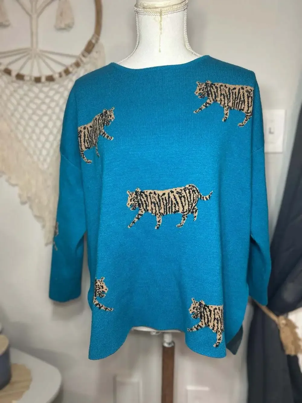 Pixi + Ivy Women's Blue Tiger Print Oversized Knit Sweater
